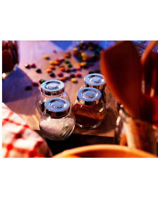 چهار عدد جا ادویه شیشه ای با درب نقره ای پلاستیکی ظرف شیشه ای قابل شستشو در ظرفشویی قابل قرارگیری ظرف ها در دو زاویه متفاوت گنجایش هر ظرف 150 میلی لیتر